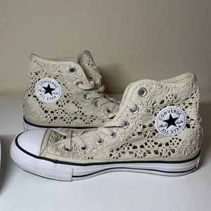 Women Converse